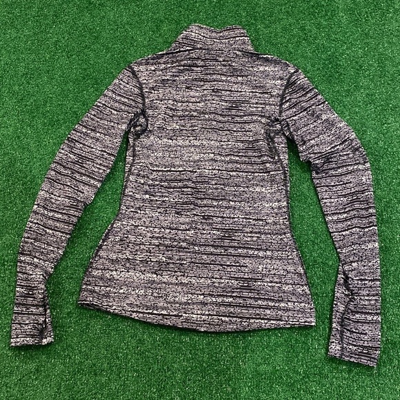Womens Nike Dri-Fit Longsleeve Quarter Zip. Size Small. - Picture 5 of 5